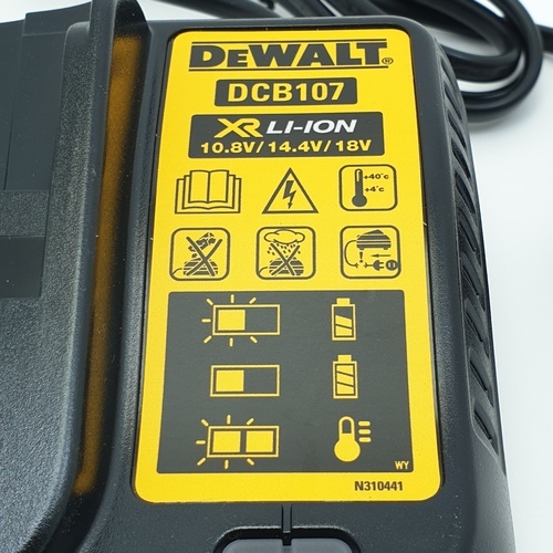 DEWALT แท่นชาร์จแบตเตอร์รี่ 10.8-18V. DCB107-B1