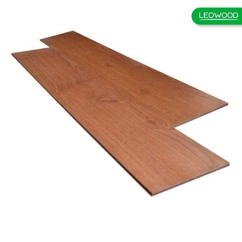 LEOWOOD พื้นไม้ลามิเนต หนา 8 มม. สี Natural Oak 8x198x1210 มม. (12P) (2.87ตร.ม./กล่อง)