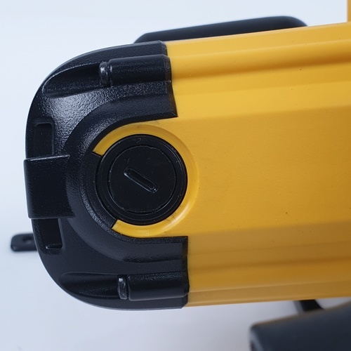 DEWALT เลื่อยวงเดือน 7 นิ้ว 1200W รุ่น DWE561-B1