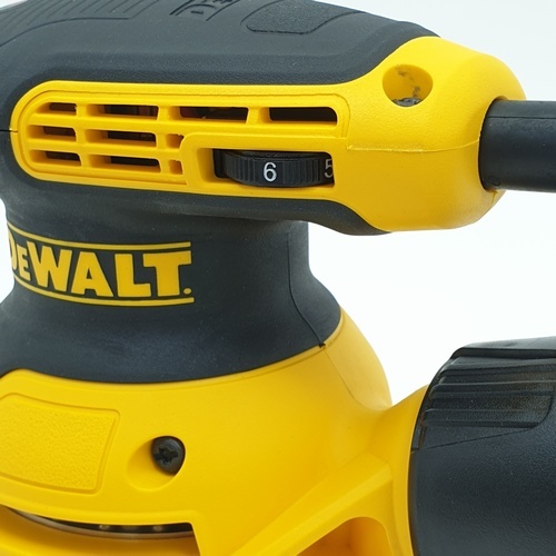 DEWALT เครื่องขัดกระดาษทรายกลม 280W รุ่น DWE6423-B1