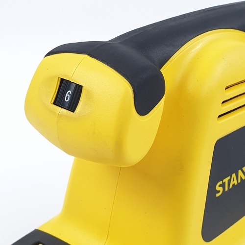 STANLEY เครื่องขัดกระดาษทราย 310W รุ่น SSS310-B1