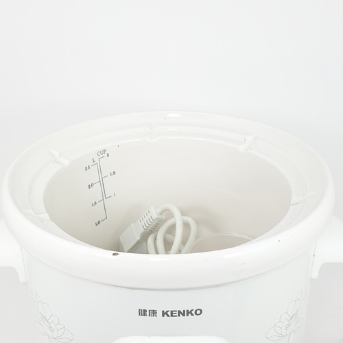 KENKO หม้อตุ๋นระบบไมโครคอมพิวเตอร์ ขนาด 4 ลิตร DDG-40MT สีขาว