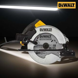 DEWALT เลื่อยวงเดือน 7-1/4 นิ้ว 1500W รุ่น DWE5615-B1