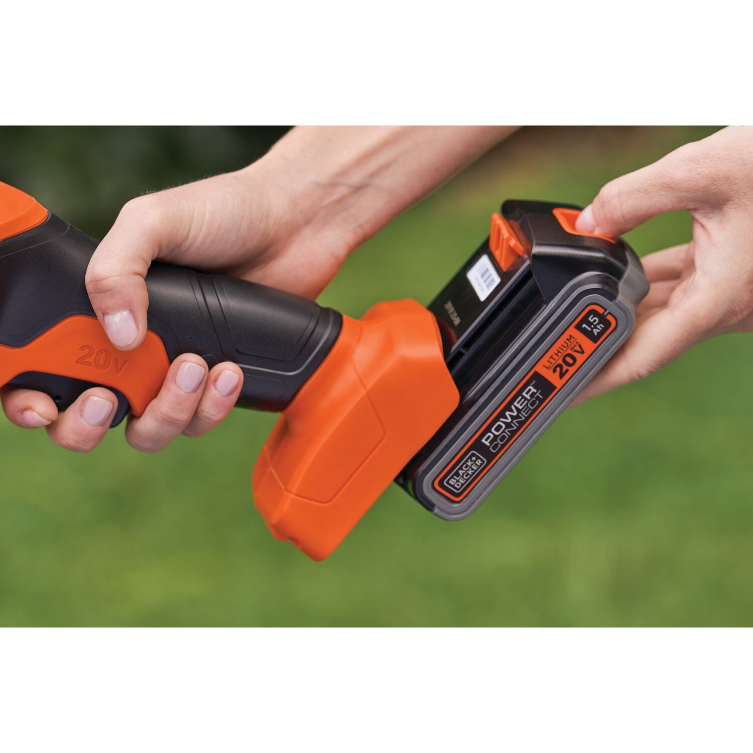 BLACK+DECKER เครื่องตัดแต่งพุ่มไม้ไร้สายขนาดเล็ก 20 โวลต์ (Max) BCSS20D1-B1