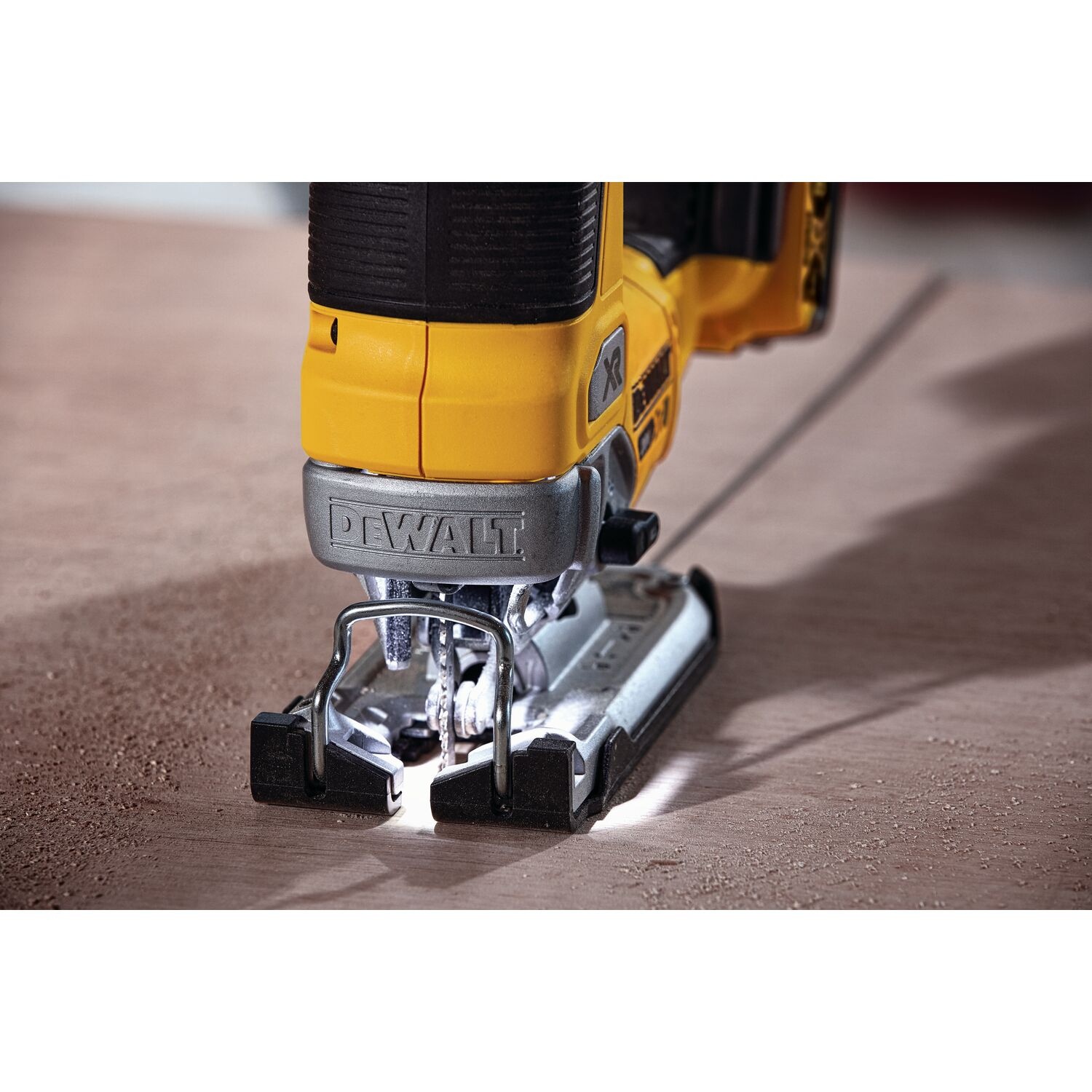 DEWALT เลื่อยฉลุไร้สาย 20V Max ไร้แปรงถ่าน DCS334B (เฉพาะตัวเครื่อง)