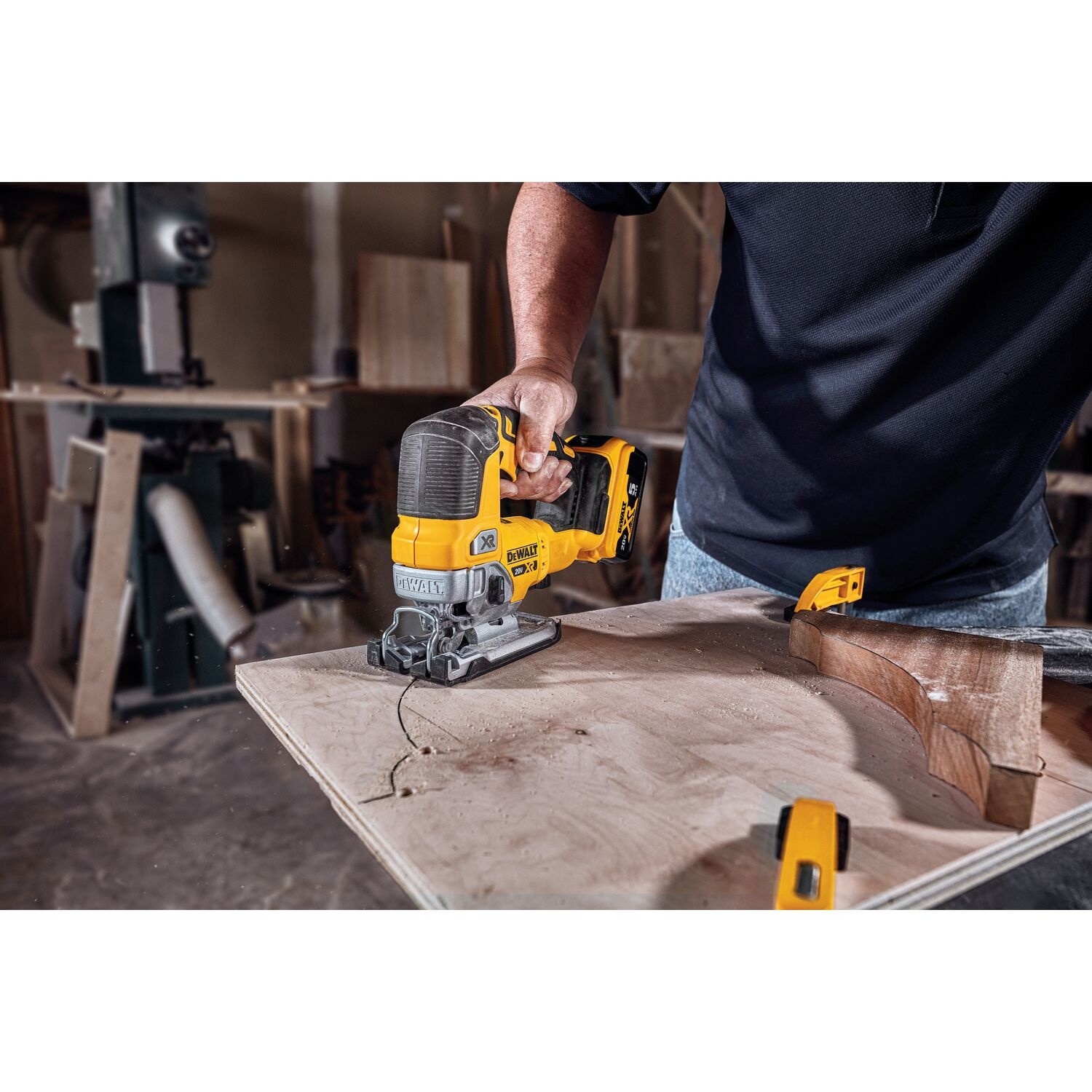 DEWALT เลื่อยฉลุไร้สาย 20V Max ไร้แปรงถ่าน DCS334B (เฉพาะตัวเครื่อง)