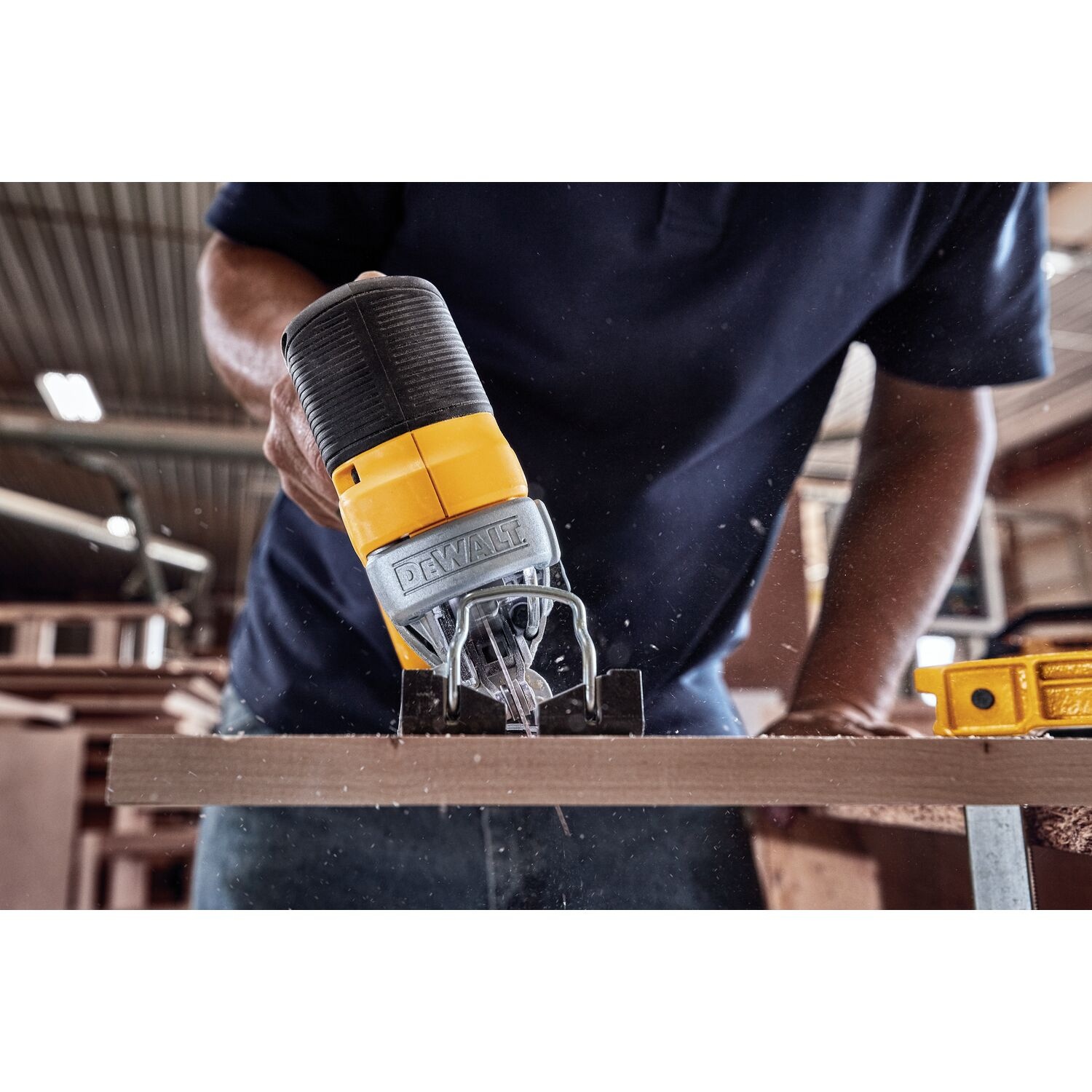 DEWALT เลื่อยฉลุไร้สาย 20V Max ไร้แปรงถ่าน DCS334B (เฉพาะตัวเครื่อง)