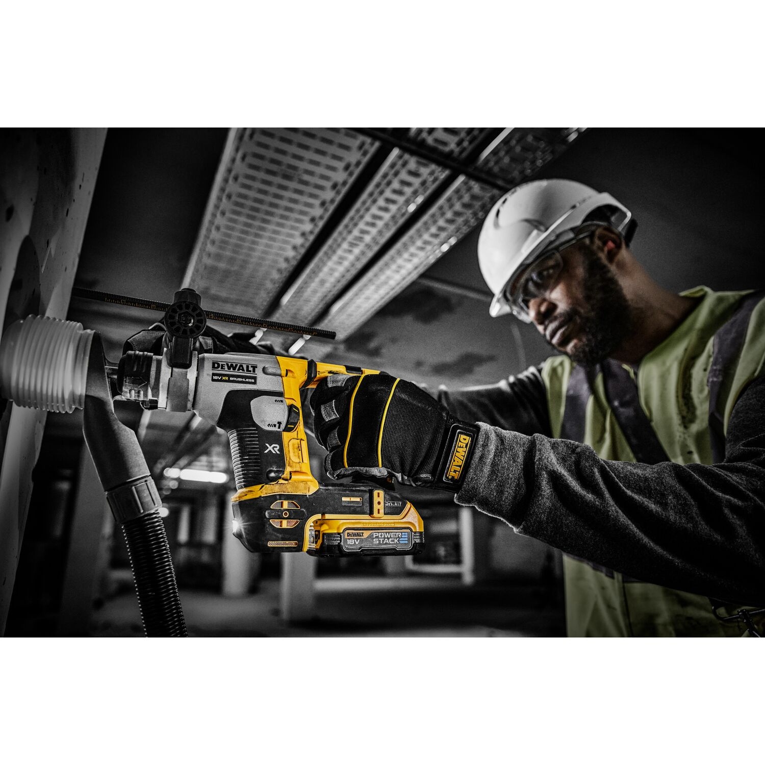 DEWALT แบตเตอรี่ Powerstack 20V Max 1.7AH DCL040E1-B1 พร้อมไฟฉาย LED