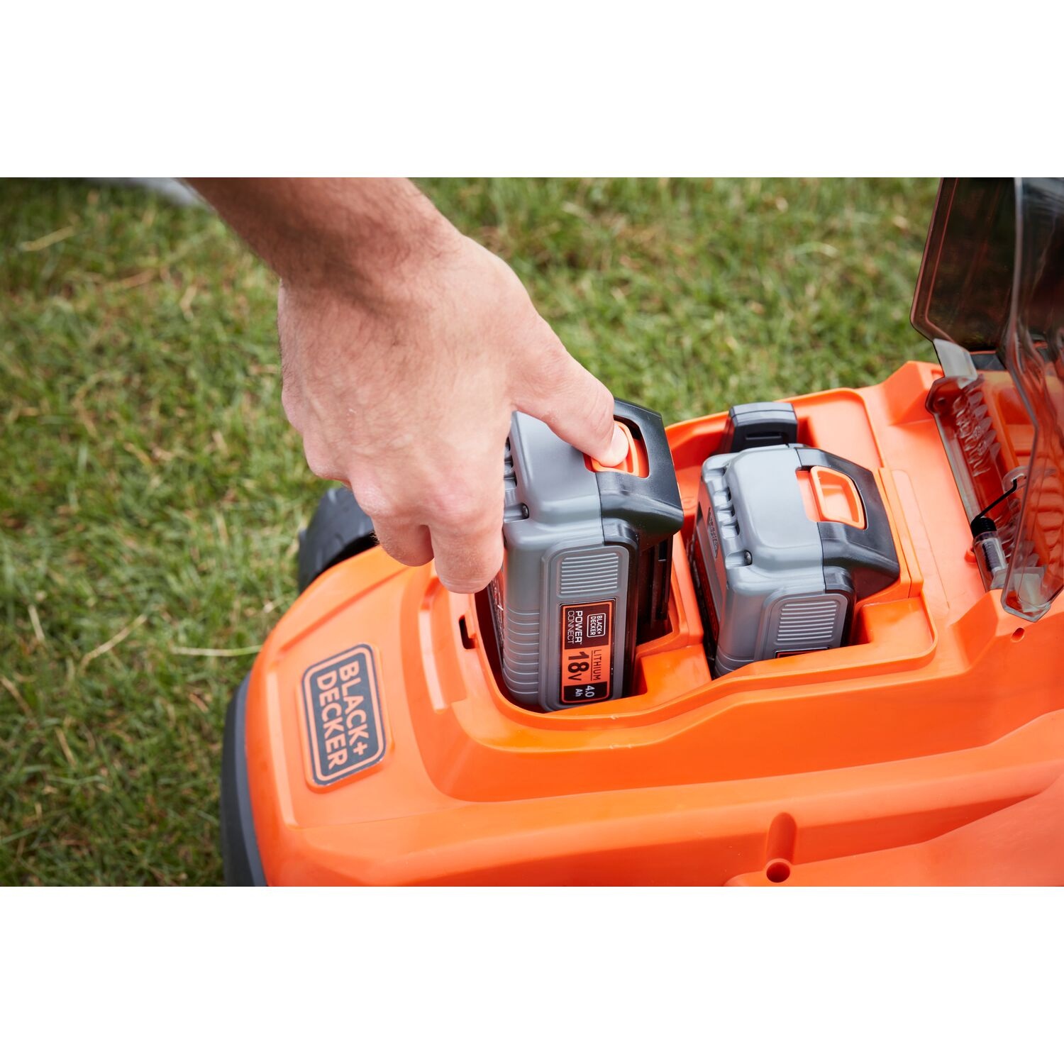 BLACK+DECKER รถตัดหญ้าไร้สาย 18V BCMW33184L2-QW พร้อมแบตเตอรี่ 2 ก้อน