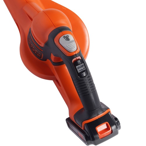 BLACK+DECKER เครื่องเป่าลมไร้สาย 18V รุ่น GWC1820PCF-B1