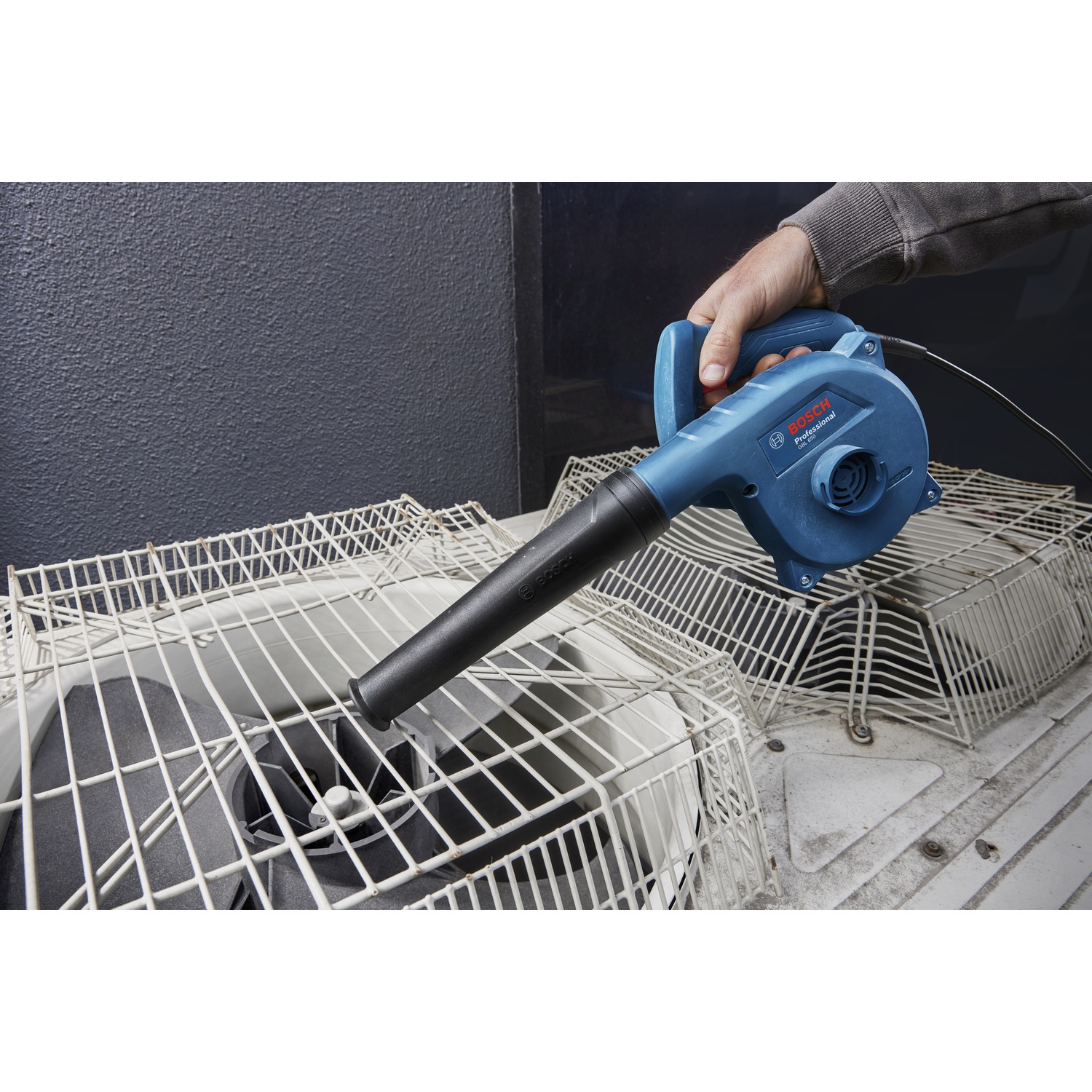 BOSCH เครื่องเป่าลม 650W รุ่น GBL650