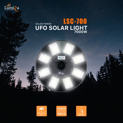 LUMIRA โคมไฟสนาม UFO โซลาร์เซลล์ พร้อมรีโมท 700 W  แสงเดย์ไลท์ สีดำ (เฉพาะตัวโคม)