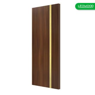 LEOWOOD ประตูปิดผิวเมลามีน iDoor Premium Metal Line เส้นกลาง/สีทอง 1 เส้น 80x200ซม. วอลนัท